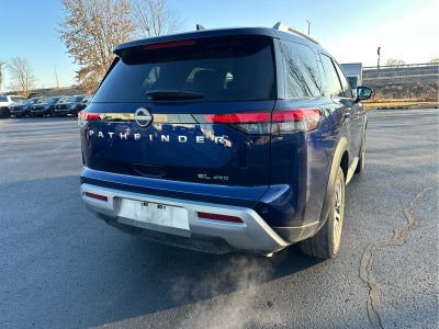 2025 Nissan Pathfinder SL