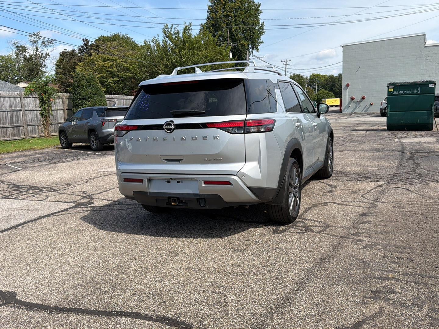 2025 Nissan Pathfinder SL