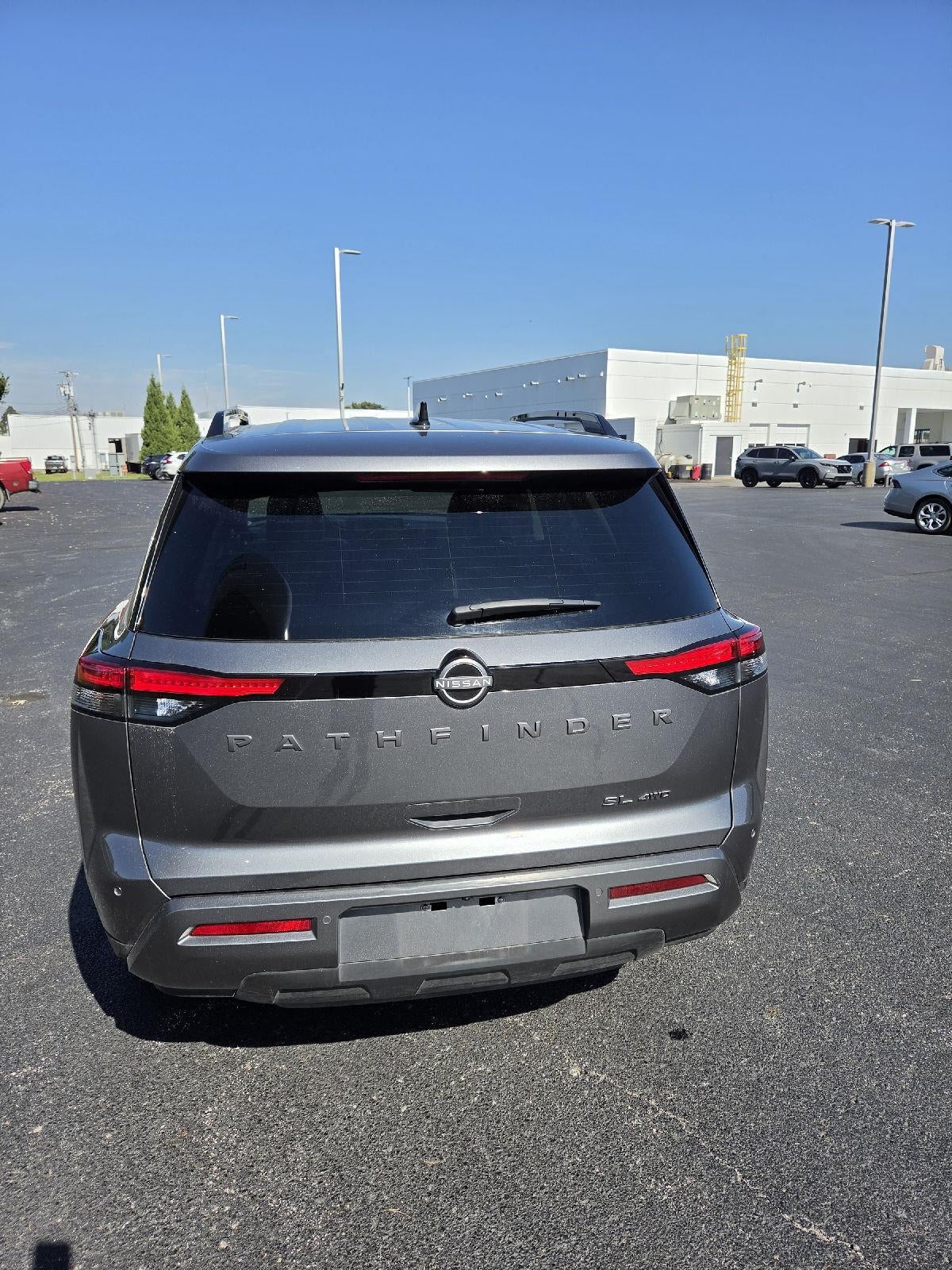 2026 Nissan Pathfinder SL