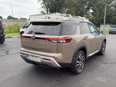 2024 Nissan Pathfinder Platinum