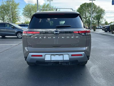 2024 Nissan Pathfinder Platinum