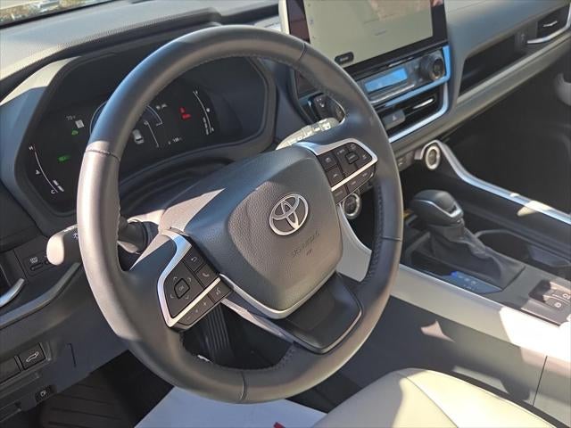 2025 Toyota Grand Highlander Hybrid XLE