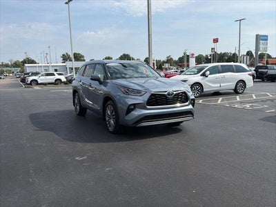 2021 Toyota Highlander Hybrid Platinum