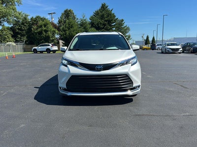 2022 Toyota Sienna XLE