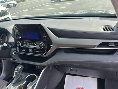 2024 Toyota Highlander LE