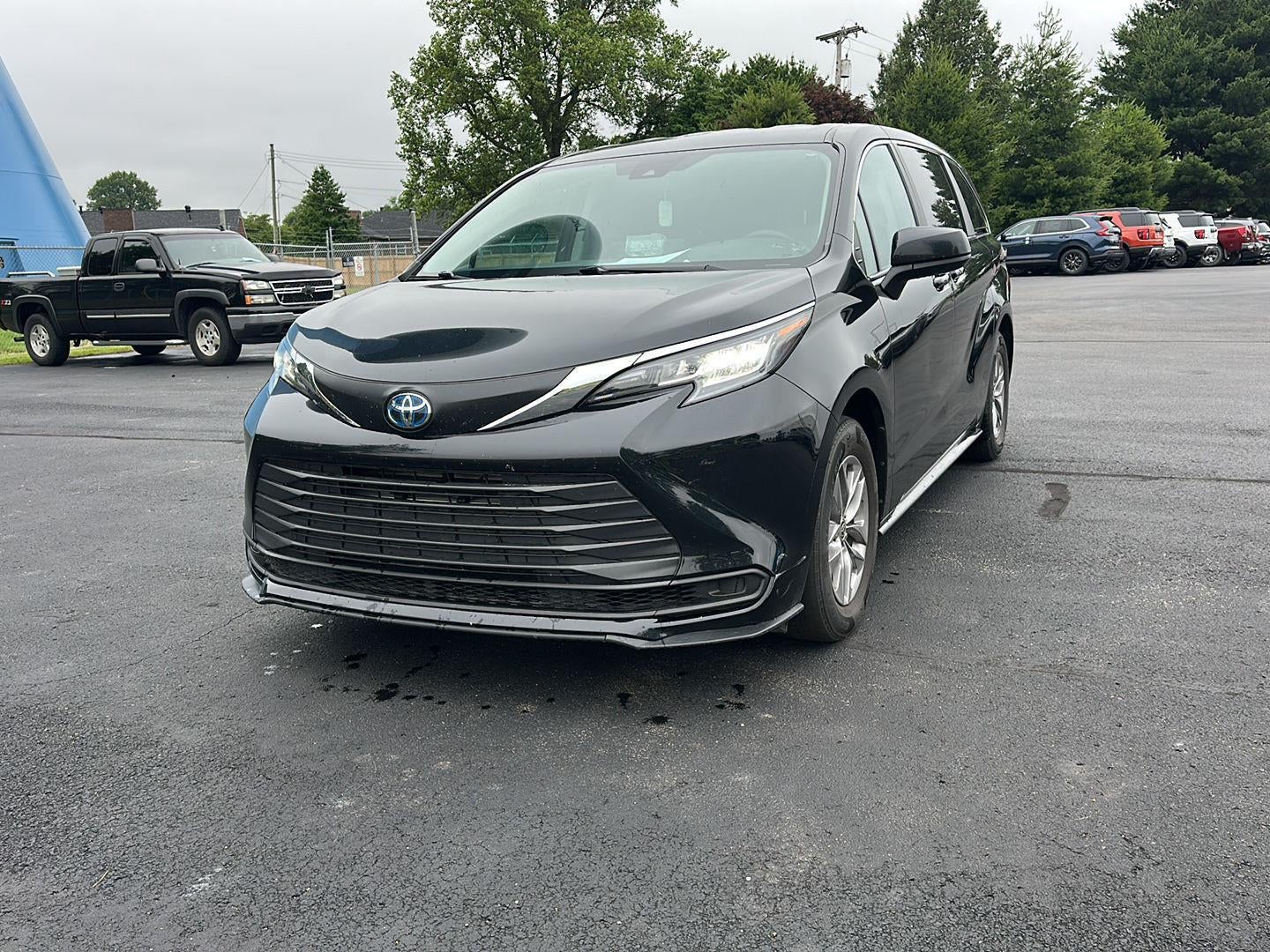 2023 Toyota Sienna LE