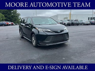2023 Toyota Sienna LE