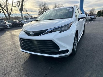 2024 Toyota Sienna LE