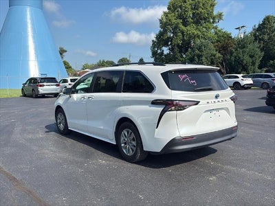2024 Toyota Sienna XLE