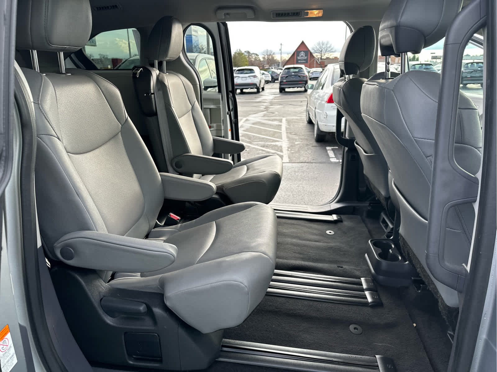 2024 Toyota Sienna XLE