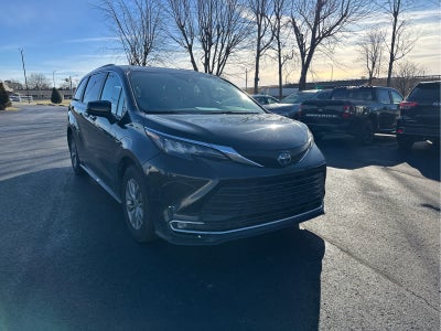 2024 Toyota Sienna XLE