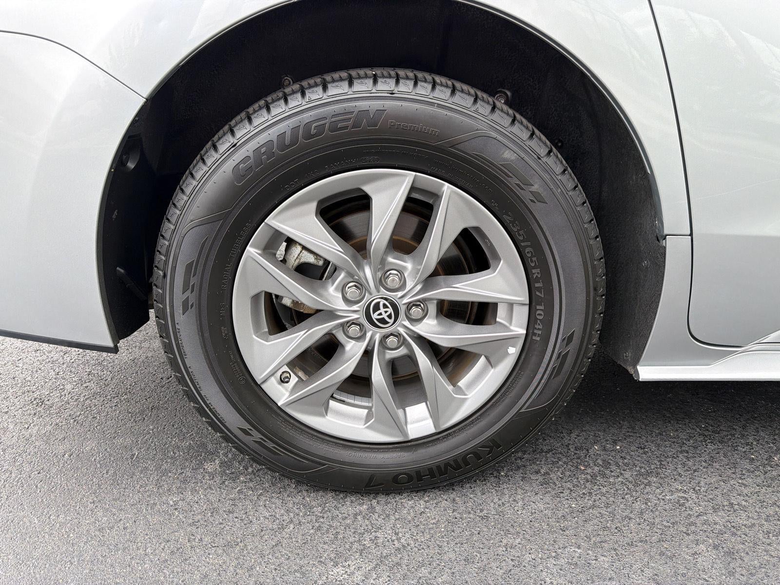 2024 Toyota Sienna XLE