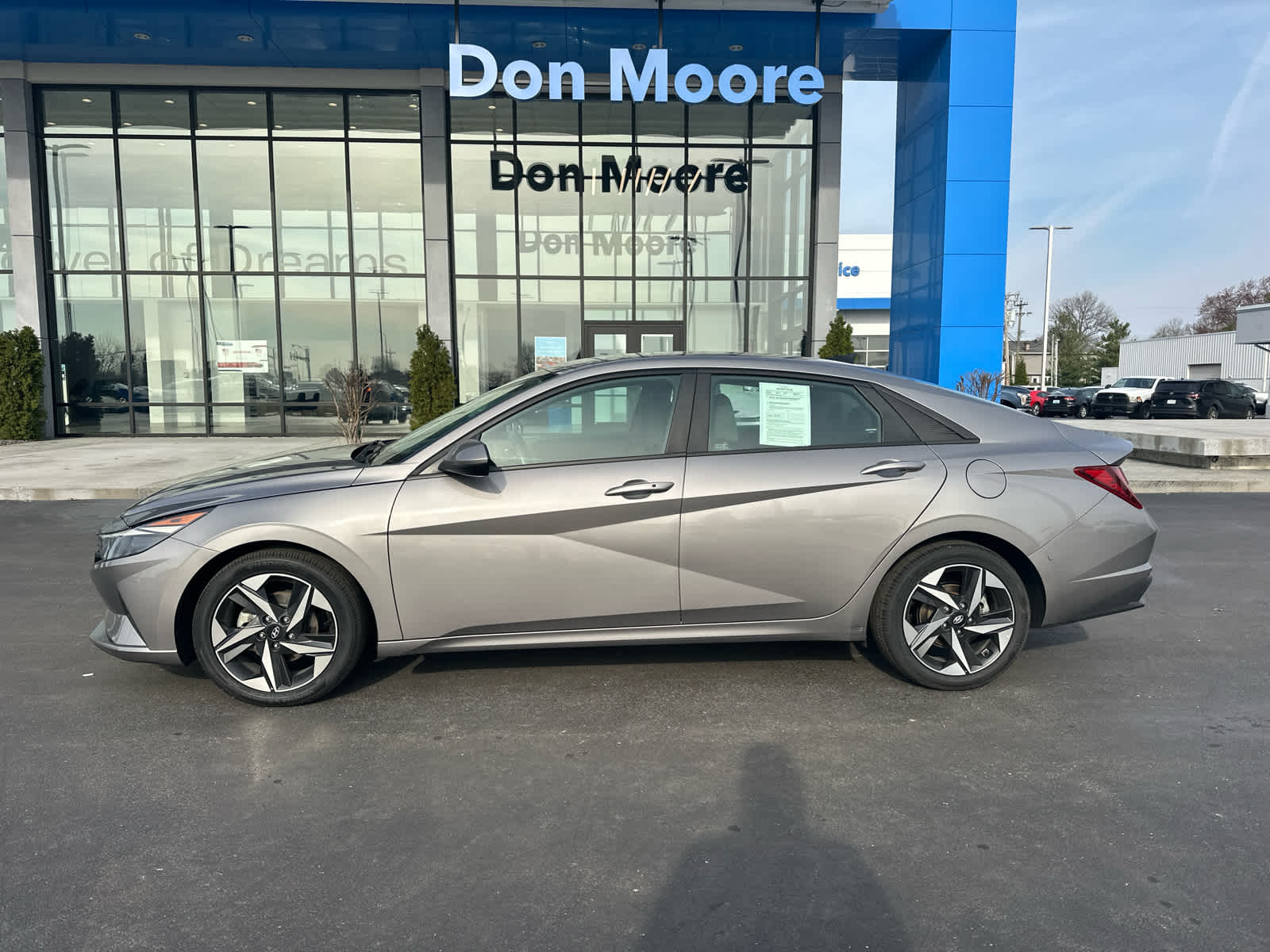 2023 Hyundai ELANTRA SEL