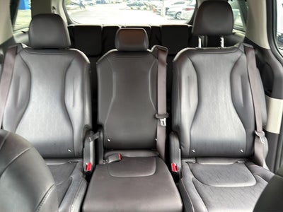 2023 Kia Carnival EX