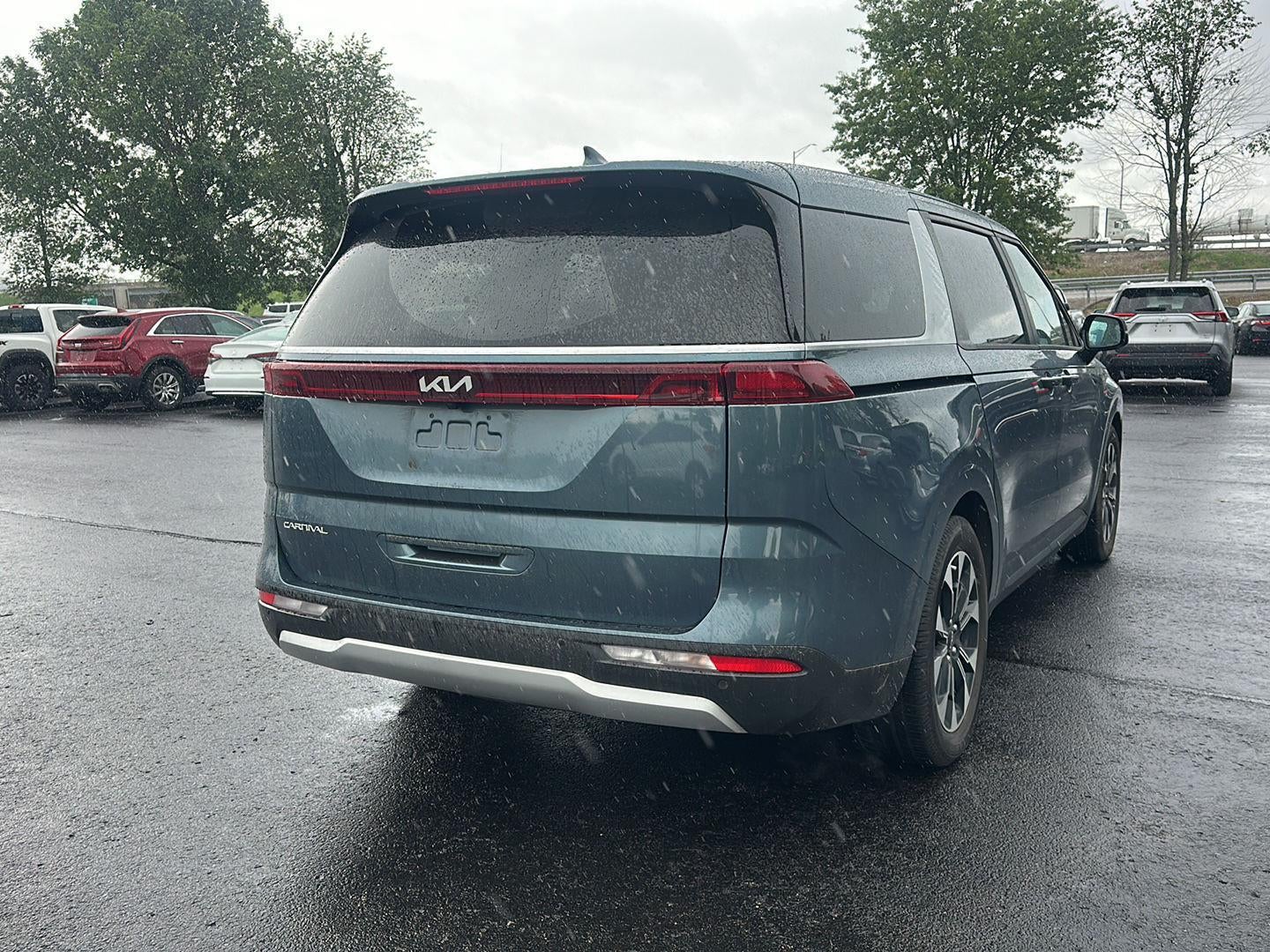 2023 Kia Carnival EX