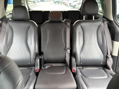 2023 Kia Carnival EX