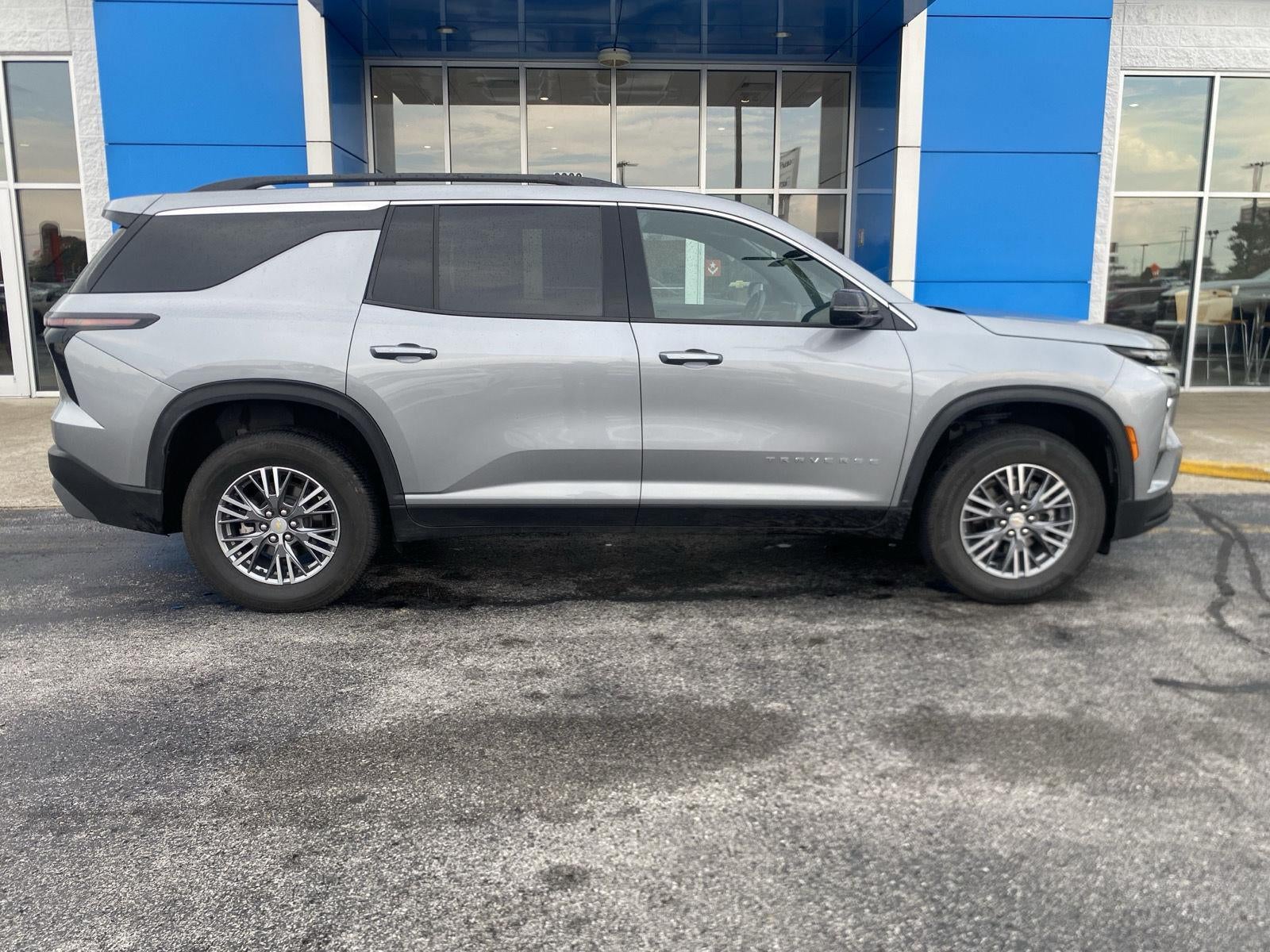 2025 Chevrolet Traverse AWD LT