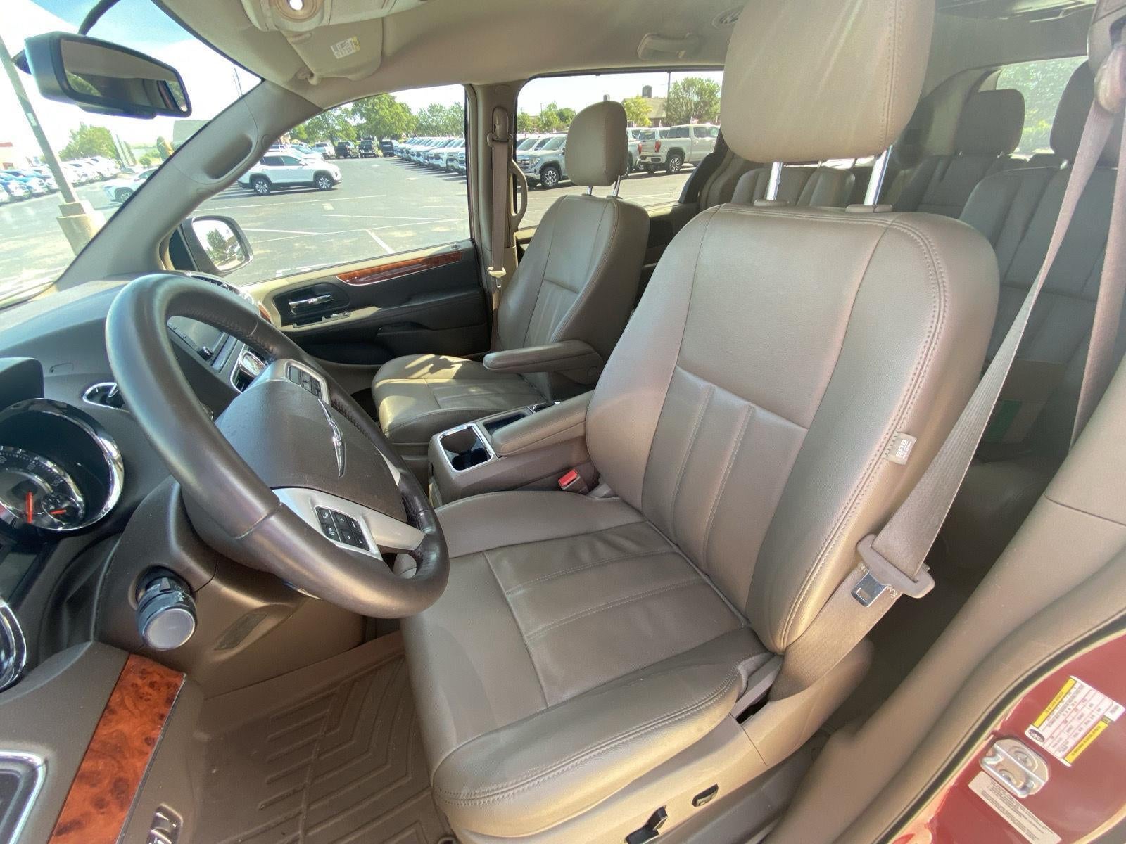 2015 Chrysler TOWN & COUNTRY TOURING
