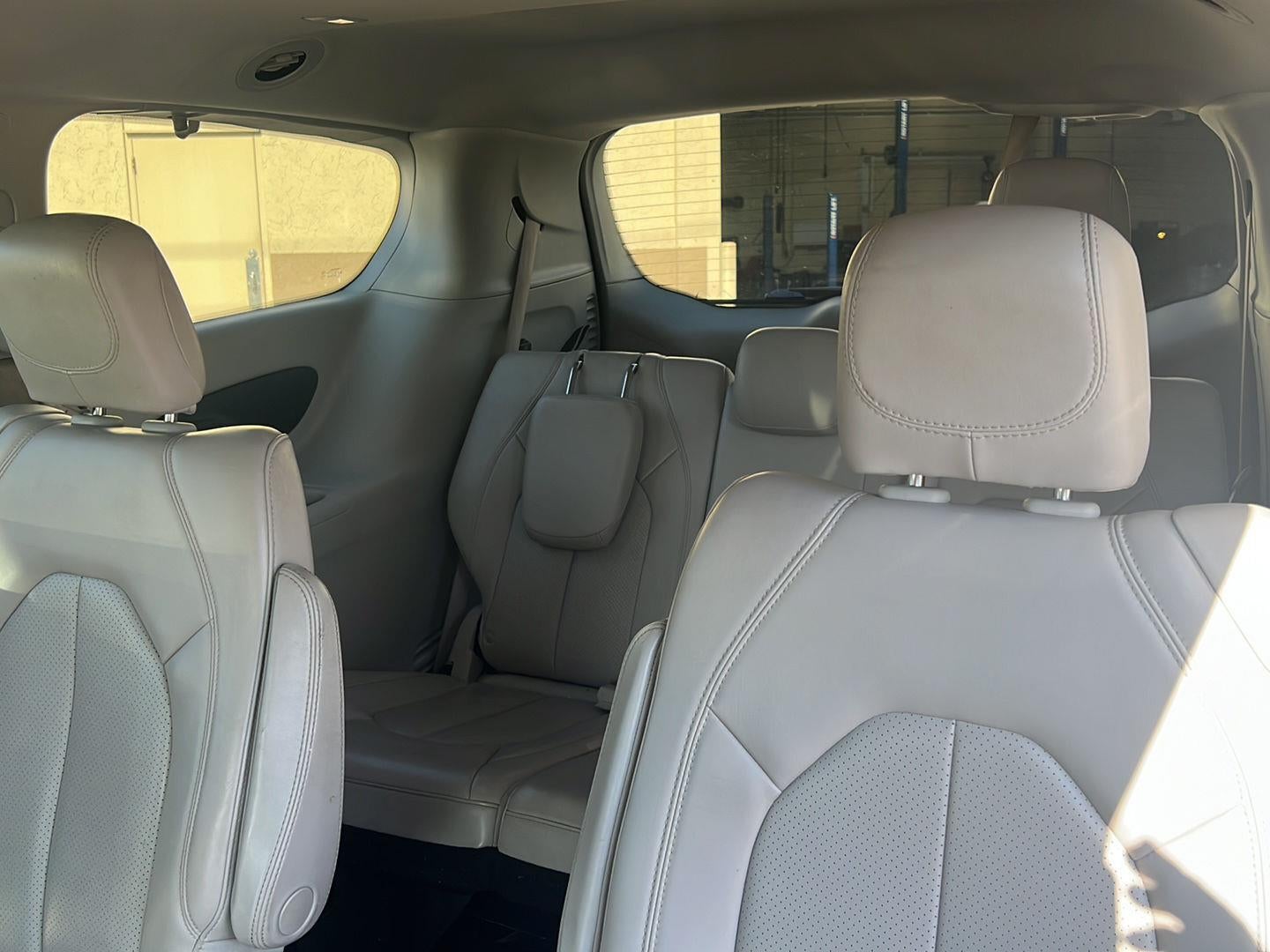 2021 Chrysler Voyager LXI
