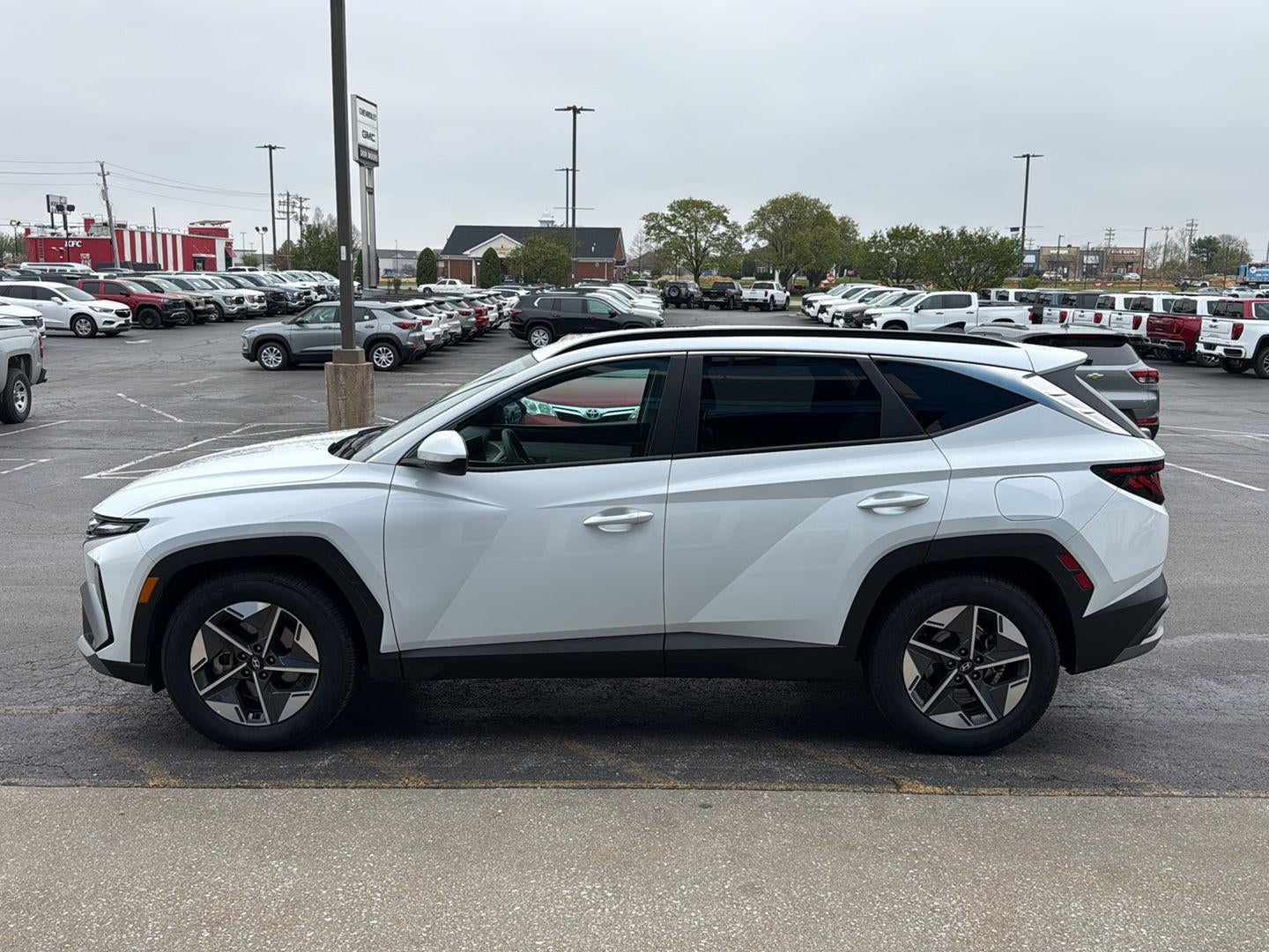 2025 Hyundai TUCSON SEL