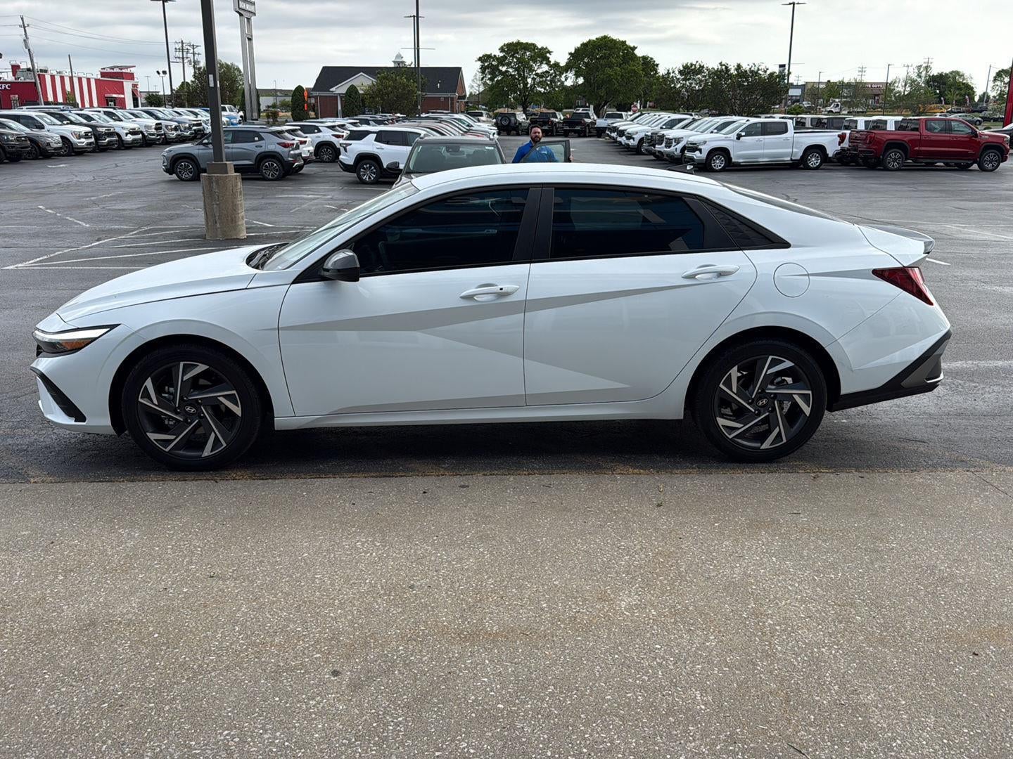 2025 Hyundai ELANTRA SEL Sport