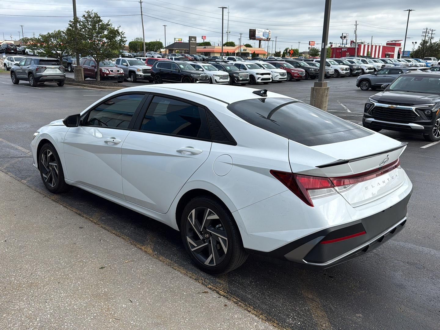 2025 Hyundai ELANTRA SEL Sport